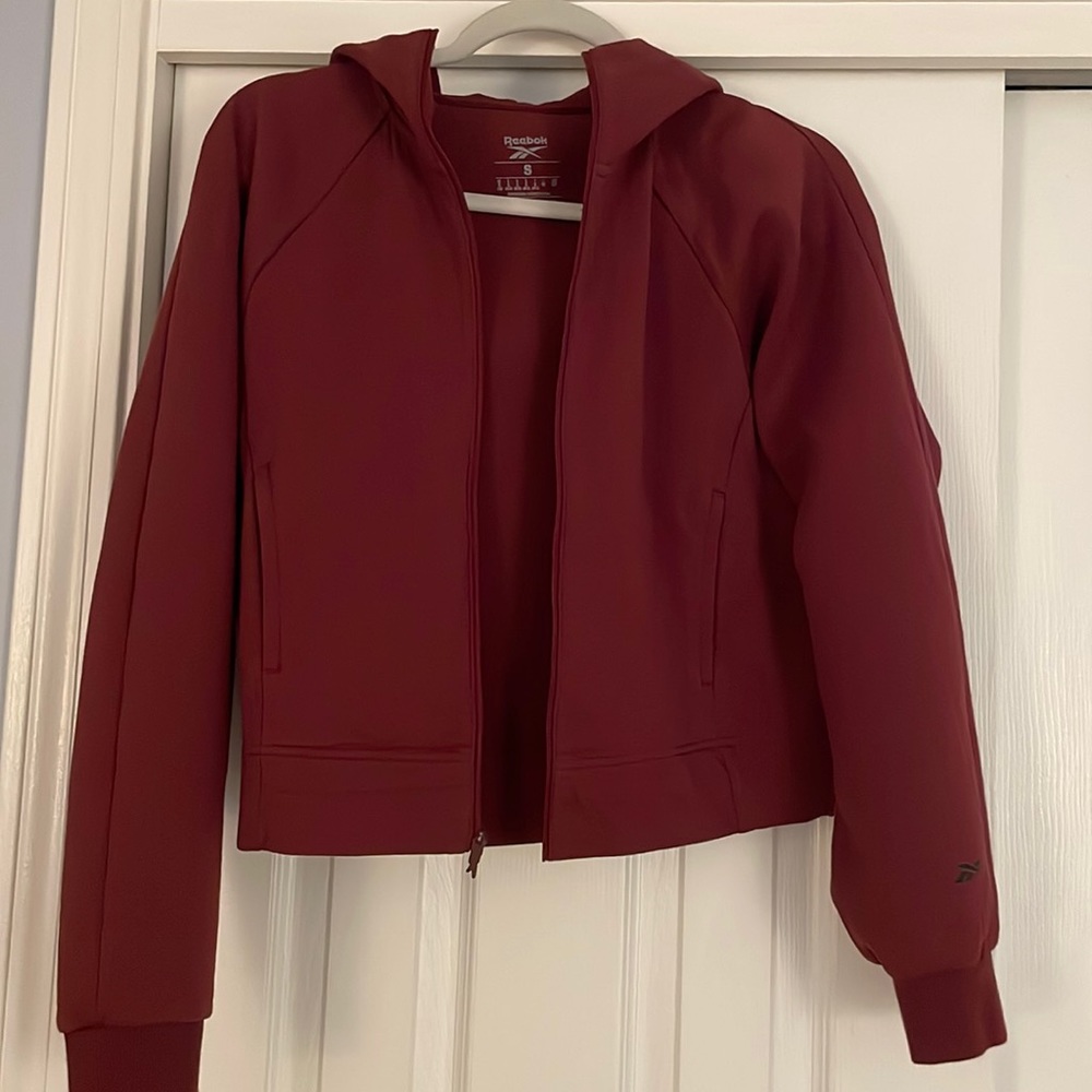 Cropped Reebok zip up